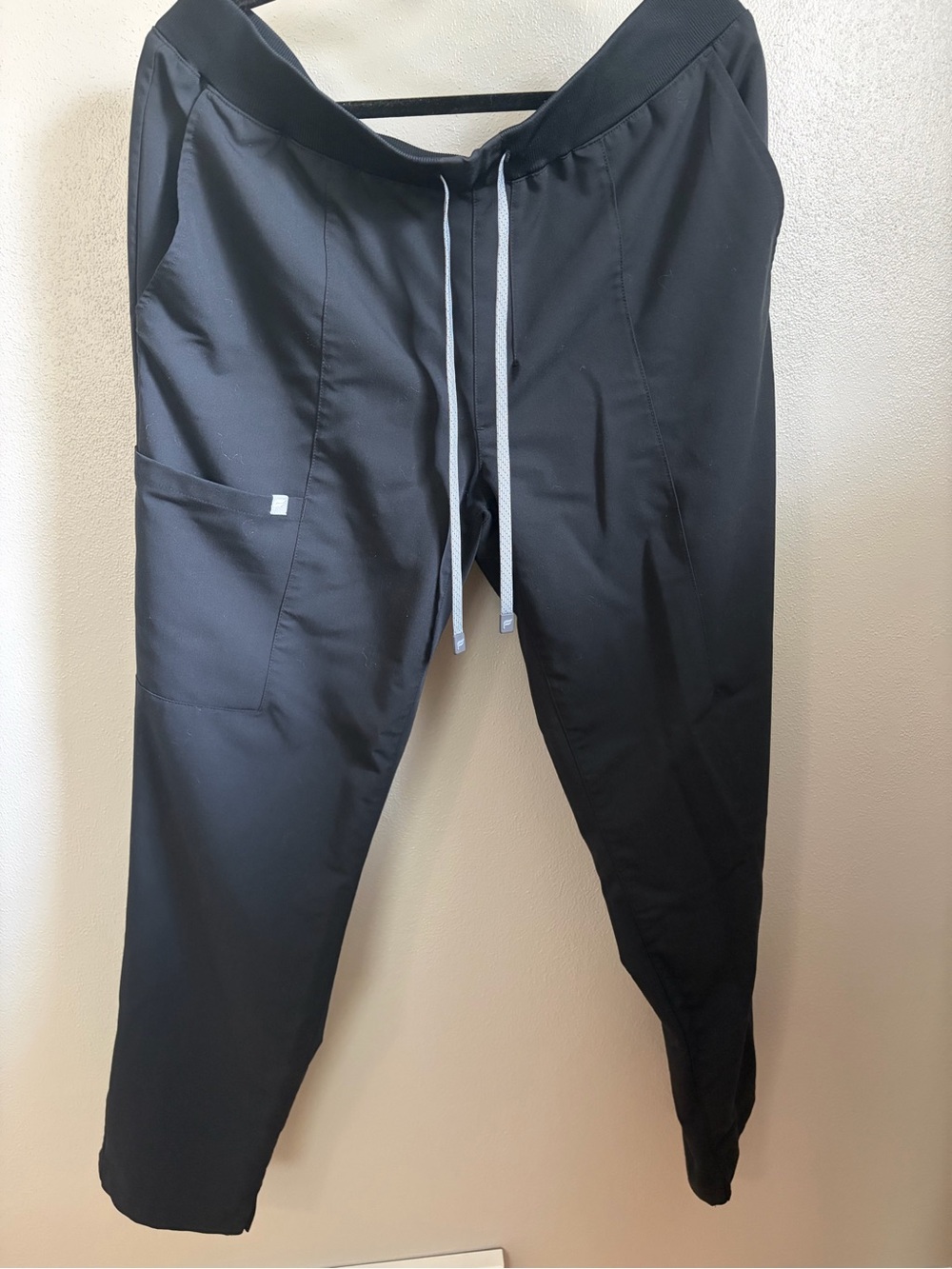 Fabletics Black Women’s Scrub Drawstring Joggers